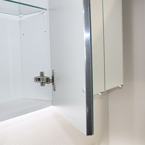 Ausführung Spiegelschrank: Türen auf Trägerplatte - 120 cm Breite